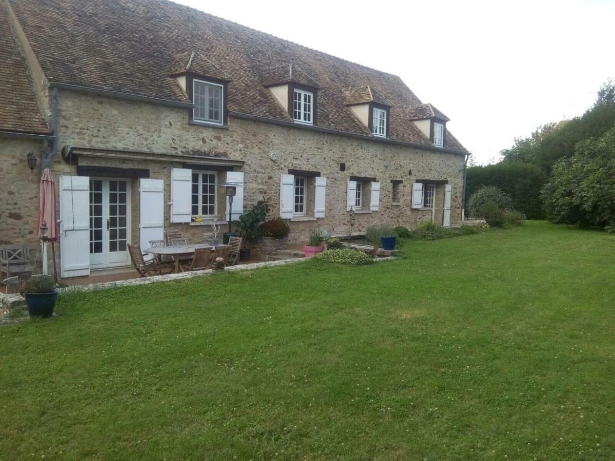 Domaine Des Trois Chateaux Moisenay Bagian luar foto