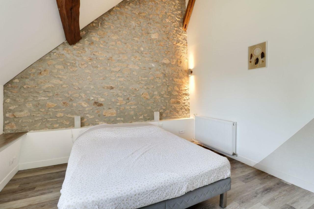 Domaine Des Trois Chateaux Moisenay Bagian luar foto