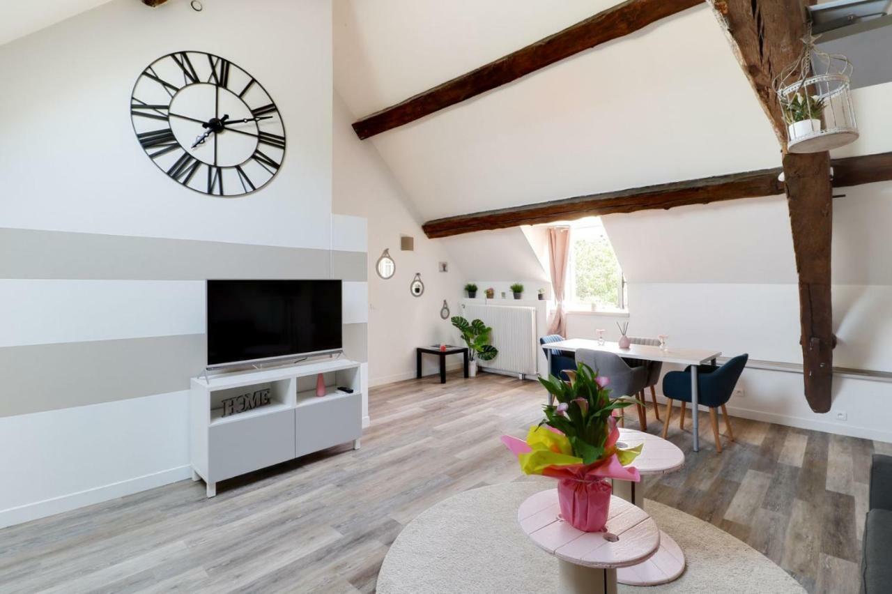 Domaine Des Trois Chateaux Moisenay Bagian luar foto
