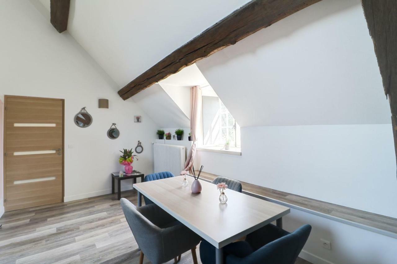 Domaine Des Trois Chateaux Moisenay Bagian luar foto